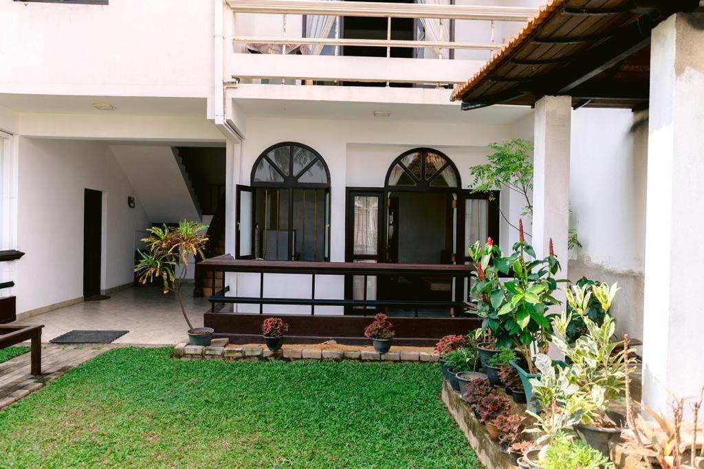 Romantic Garden Hotel Negombo Zewnętrze zdjęcie