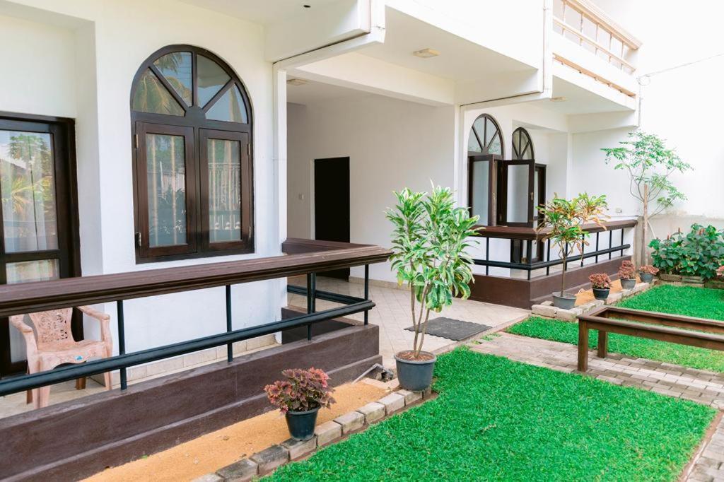 Romantic Garden Hotel Negombo Zewnętrze zdjęcie