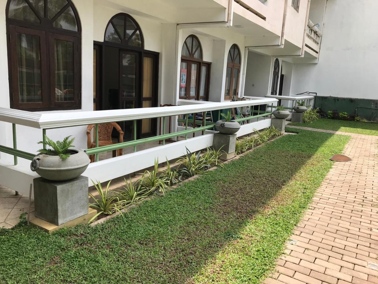 Romantic Garden Hotel Negombo Zewnętrze zdjęcie