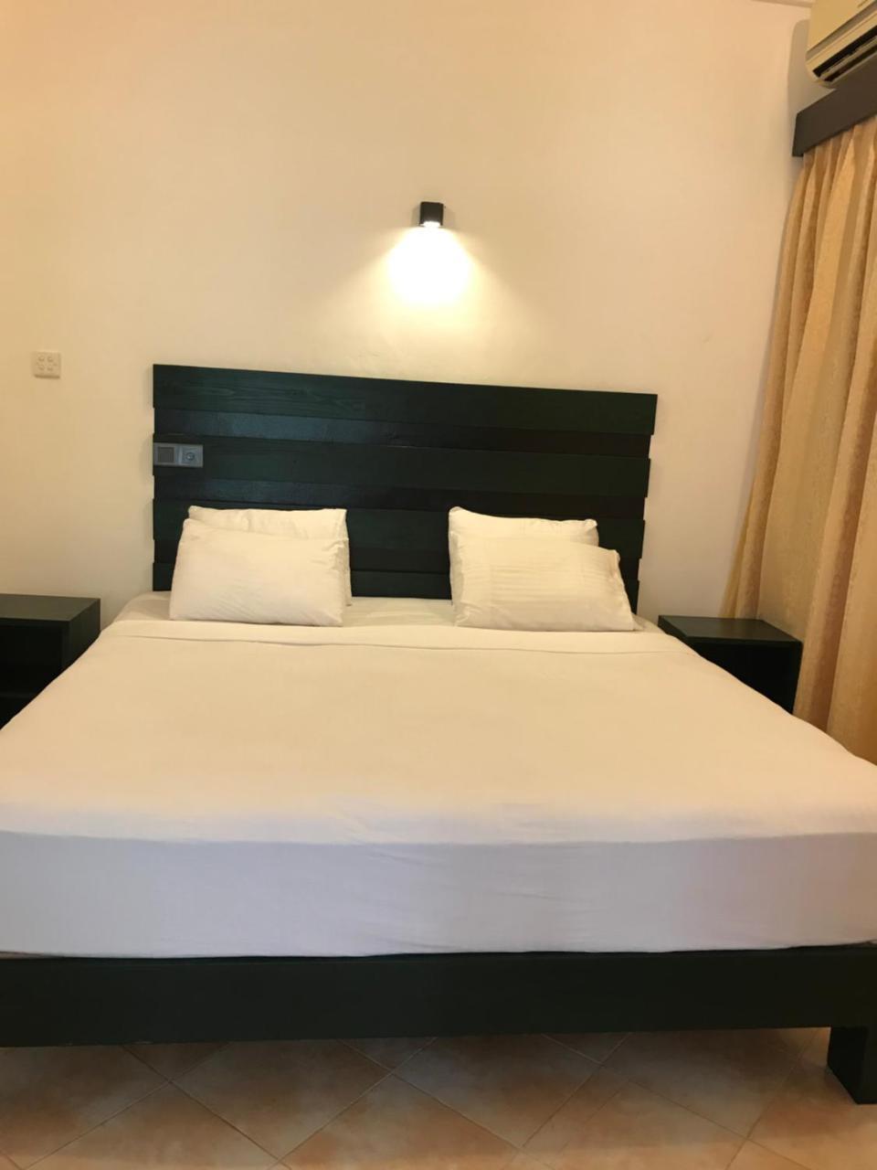 Romantic Garden Hotel Negombo Zewnętrze zdjęcie