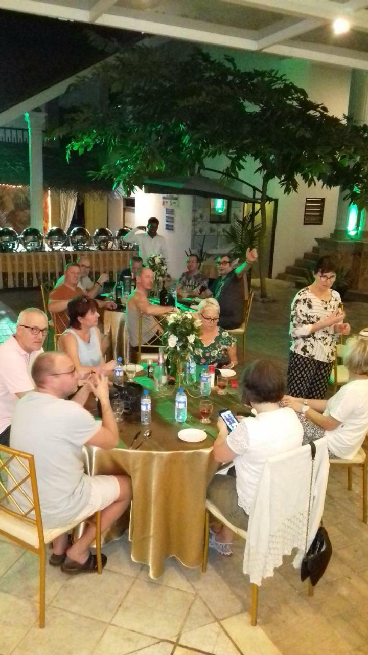 Romantic Garden Hotel Negombo Zewnętrze zdjęcie